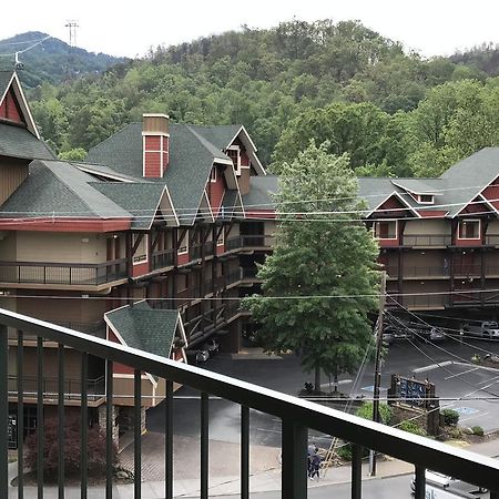 Downtown Gatlinburg Apartment Exterior photo