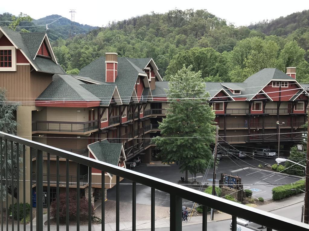 Downtown Gatlinburg Apartment Exterior photo